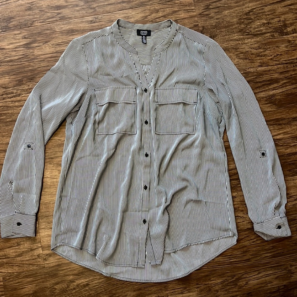 Jones New York black and white striped blouse